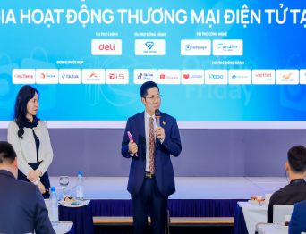 Quyền giám đốc VMC Phan Trọng Đạt chia sẻ tại Hội nghị Phát triển thương mại điện tử Việt Nam với chủ đề "Phát triển thương mại điện tử bền vững”